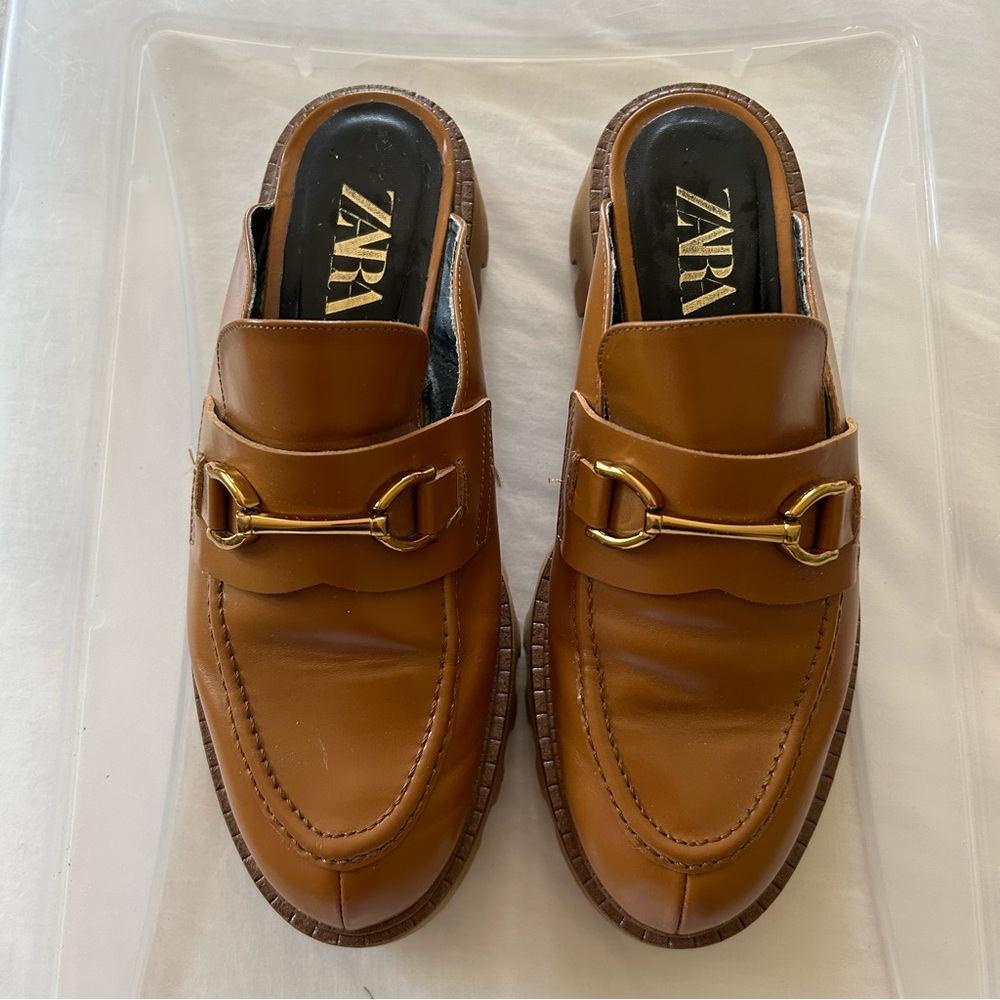 Loafer mule platform